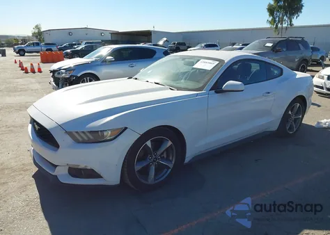 2016 Ford Mustang Ecoboost z USA, uszkodzony, nr VIN 1FA6P8TH1G5256950